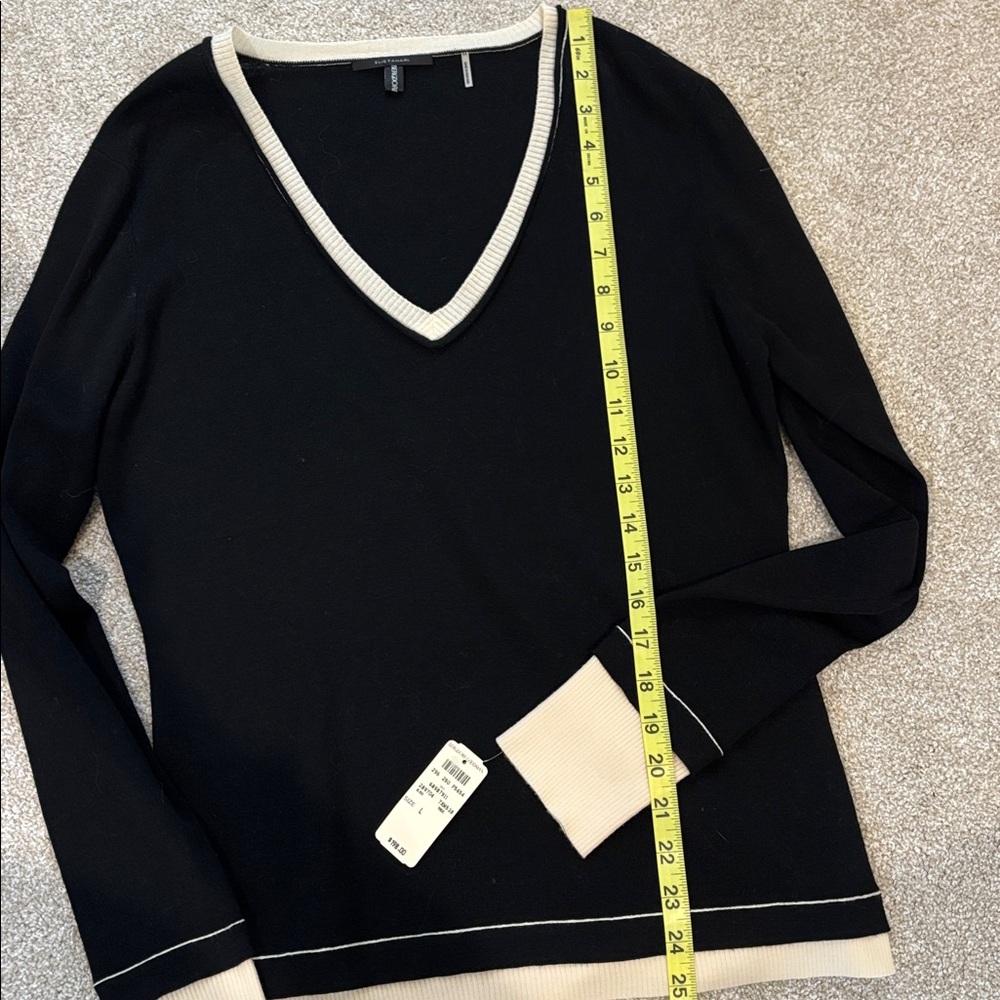 Tahari Sweater Womens large v neck Pullover NWT from Bergdorf Goodman - Picture 7 of 9